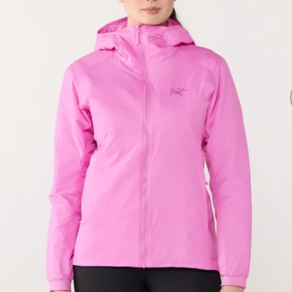 Brand new Arc’teryx Atom Insulated Hoody Alpenglow
